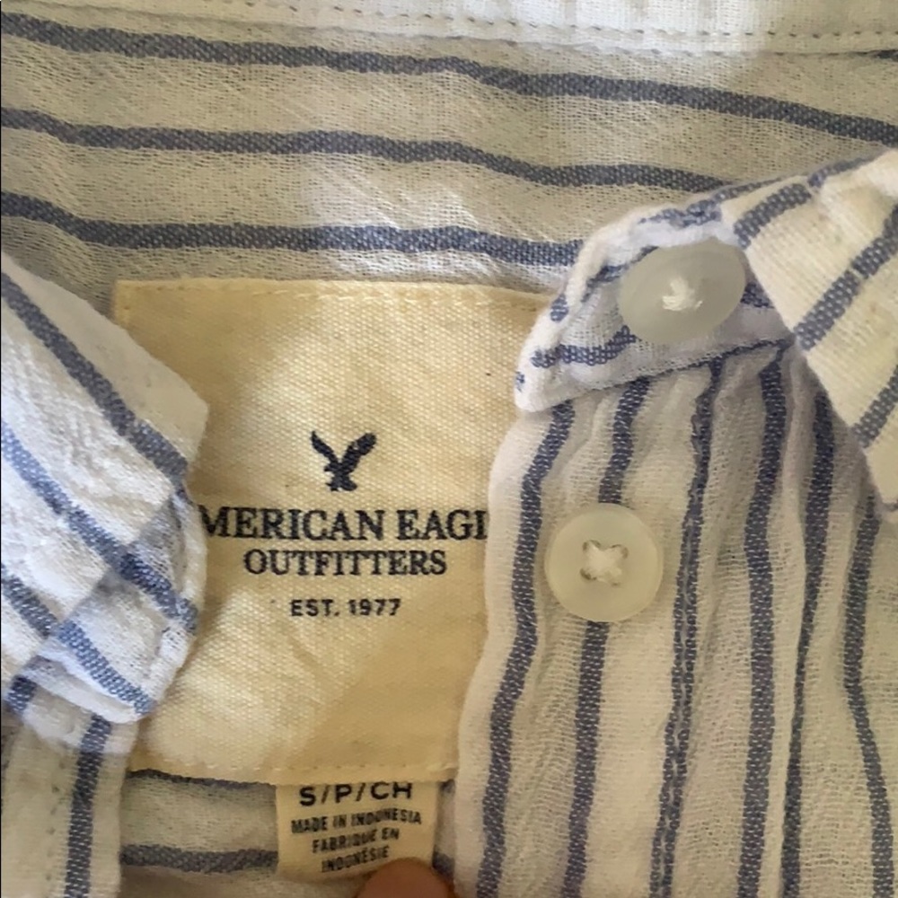 ✨ AEO striped short sleeve button up